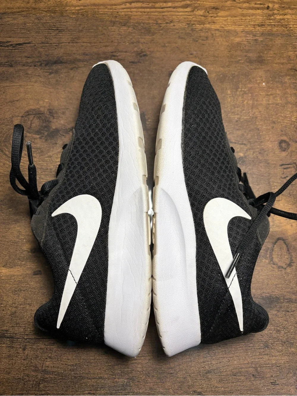 Nike Women’s Black and White Mesh Running Sneakers Sz 7